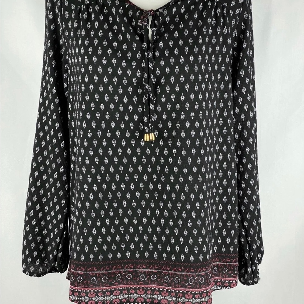 Rue21 Black & Burgundy Blouse